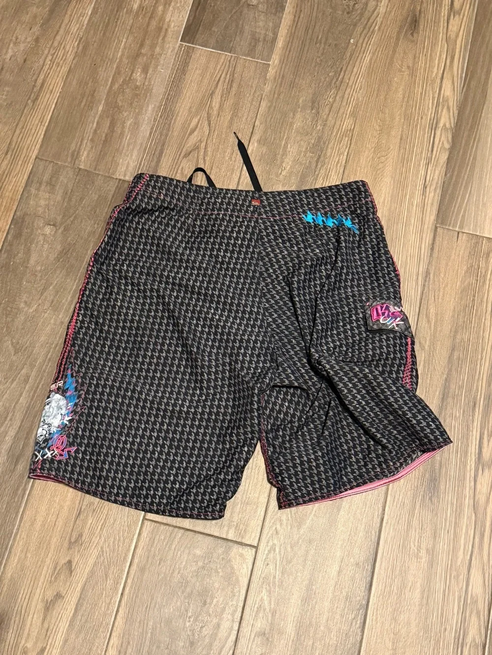 Vintage Quicksilver Black & Pink Graphic Boardshorts